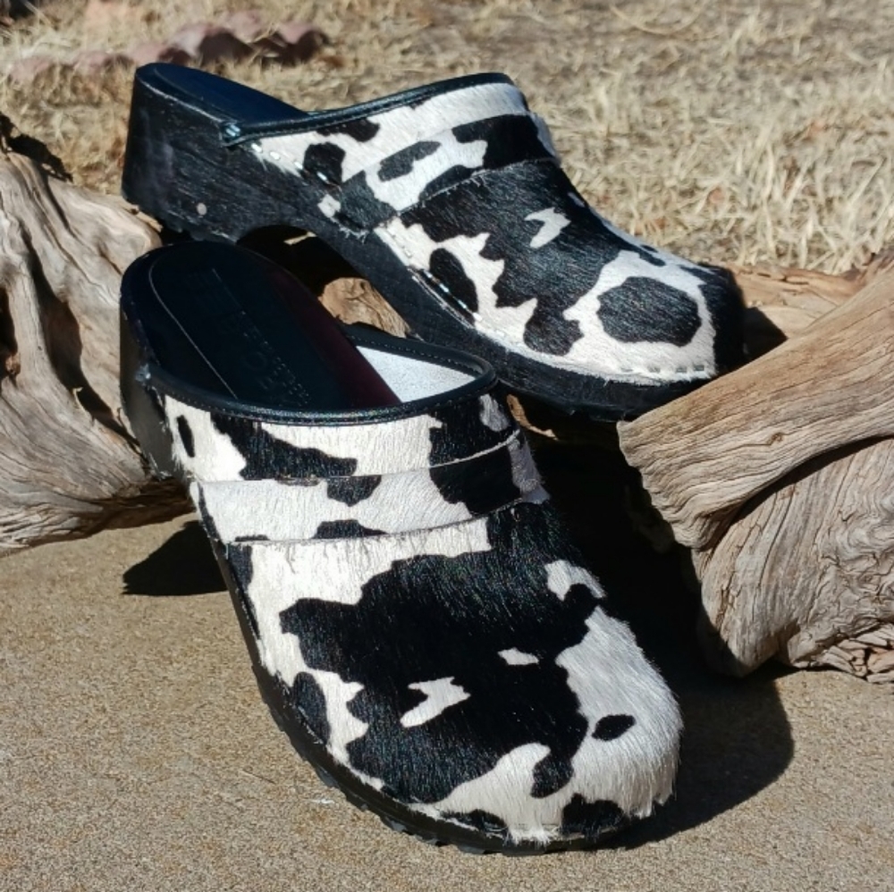 Bjork Maja Wood black and white cowhide mules clogs EU 39, US 8